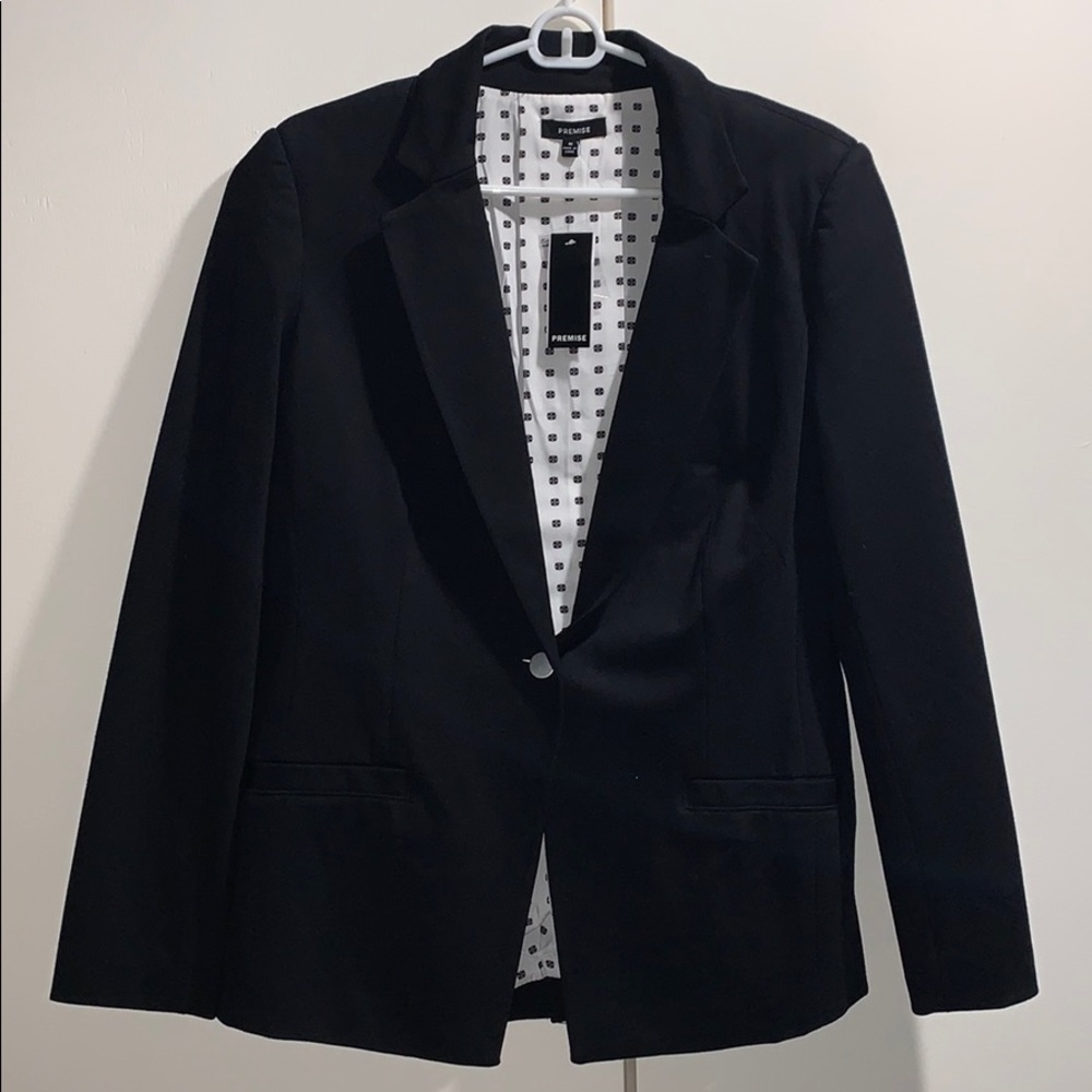 Women’s blazer or suit jacket